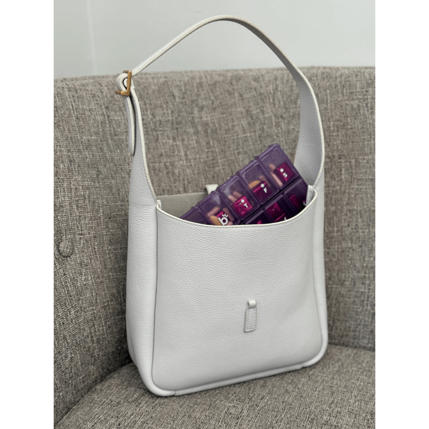 bariatric vitamin organizer feature image;bariatric vitamin organizer with products staged;Bari life bariatric vitamin organizer in a white purse;;Grouping of products with vitamin organizer;